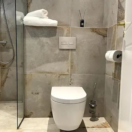 In Noblessner * تالين